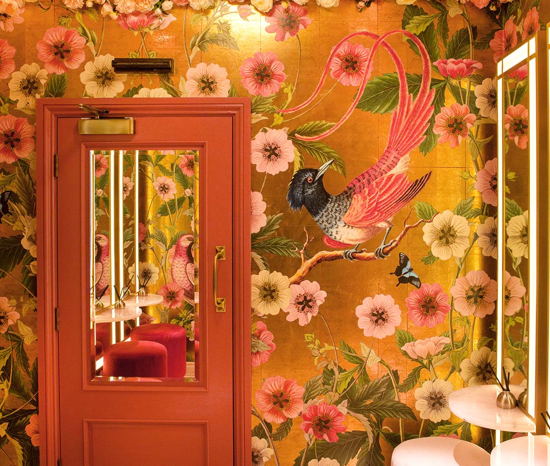 adam ellis studio lonon design manchester ivy spinningfields restaurant artwork wallpaper ladies powder room gold